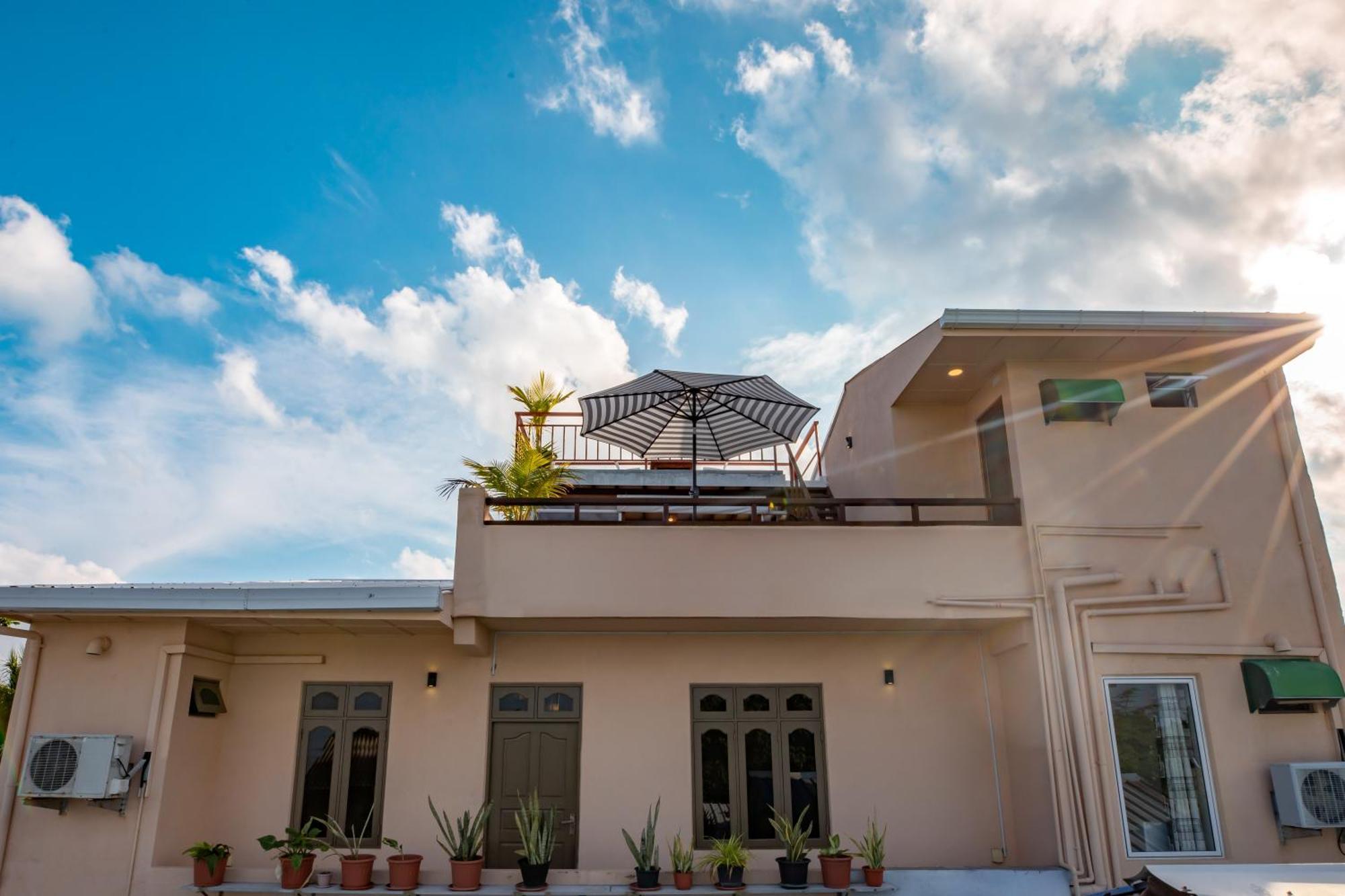 Nemo Inn Omadhoo Kültér fotó