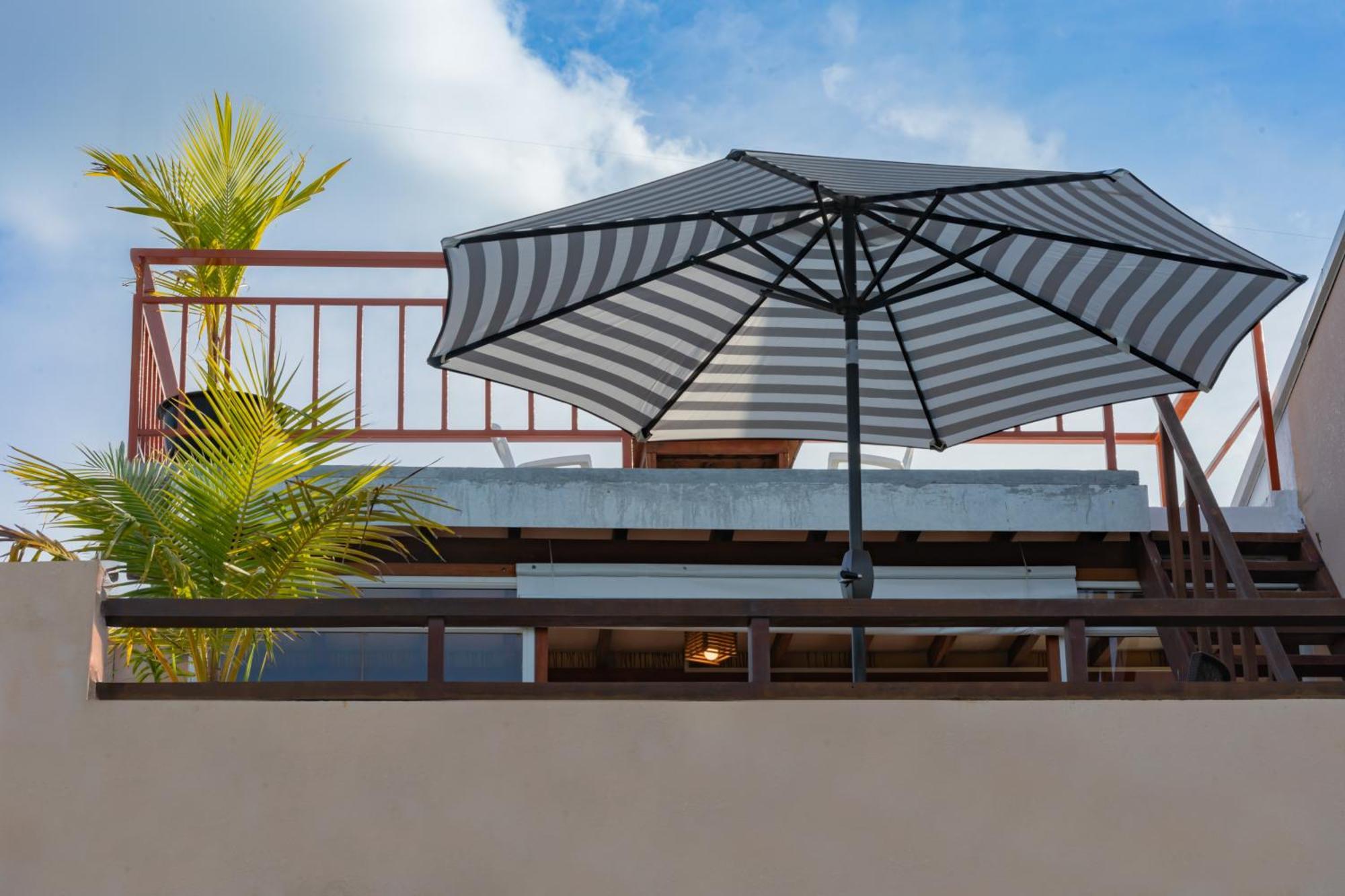 Nemo Inn Omadhoo Kültér fotó