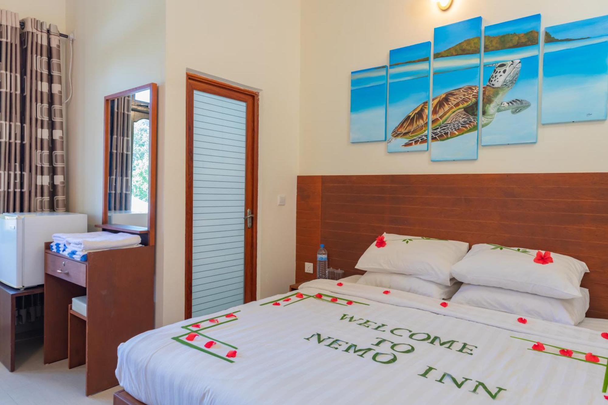 Nemo Inn Omadhoo Kültér fotó