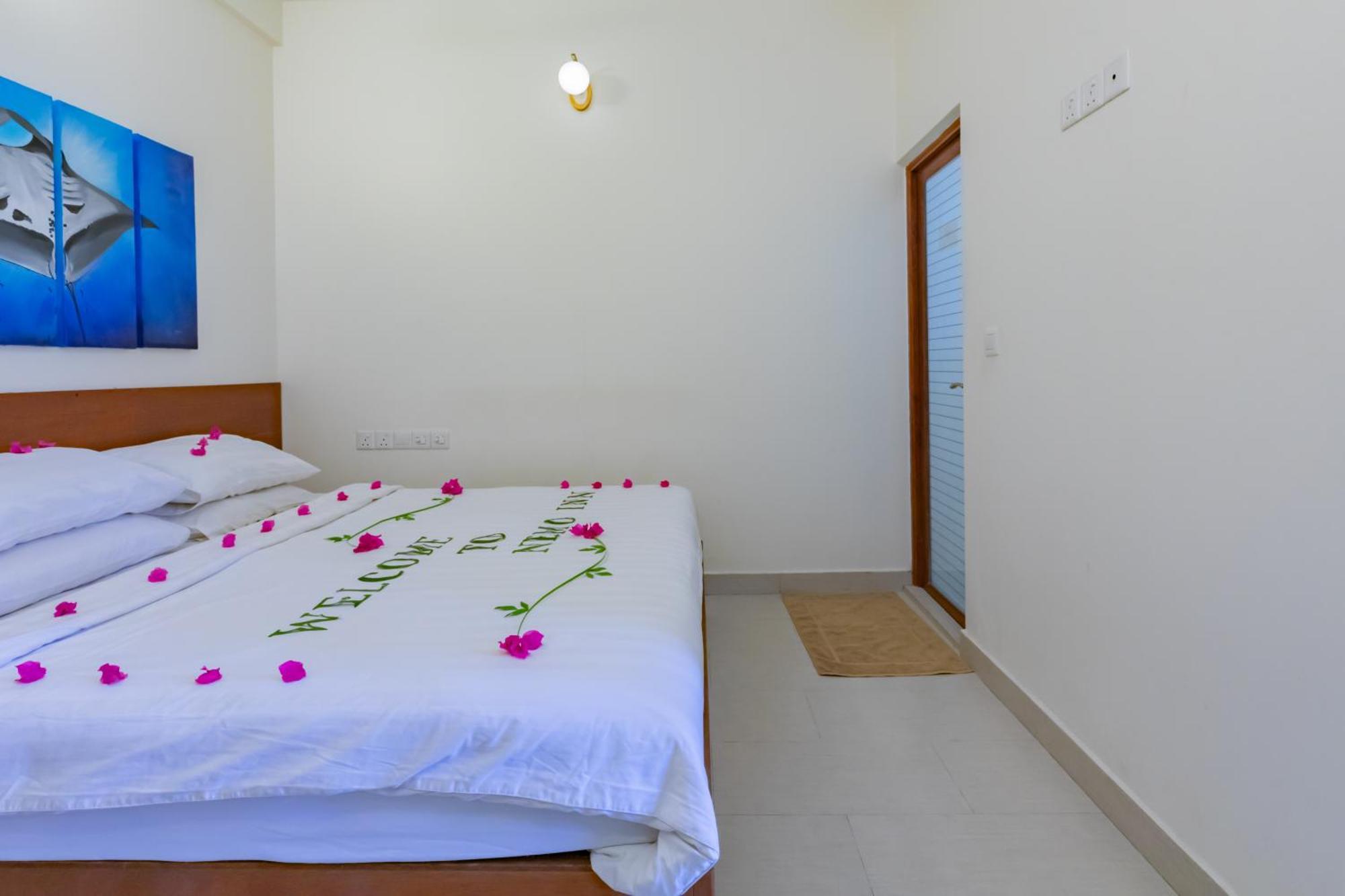 Nemo Inn Omadhoo Kültér fotó