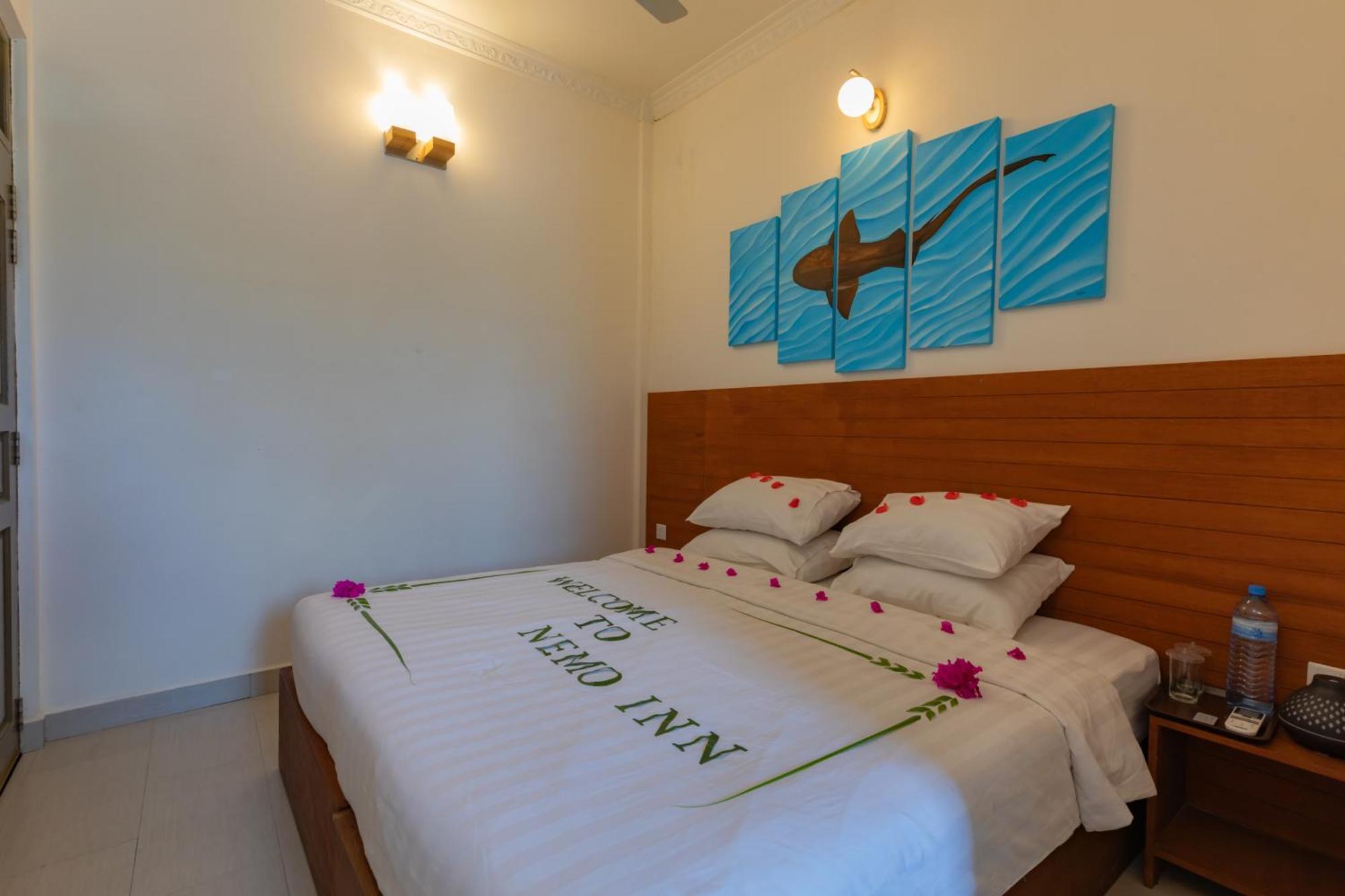 Nemo Inn Omadhoo Kültér fotó