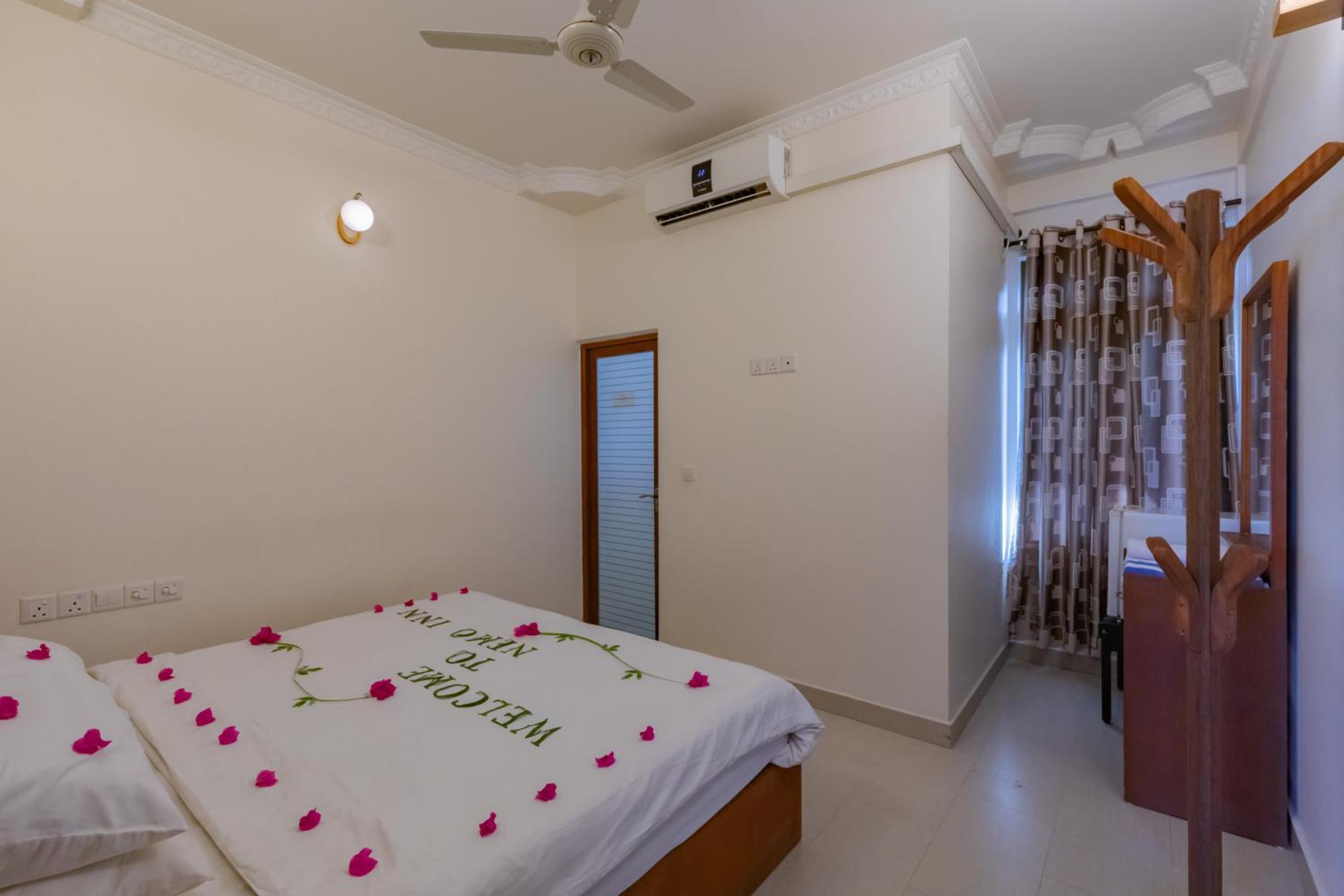 Nemo Inn Omadhoo Kültér fotó